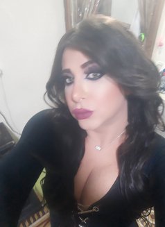 Lareen - Transsexual escort in Beirut Photo 13 of 28