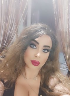 Lareen - Transsexual escort in Beirut Photo 30 of 30