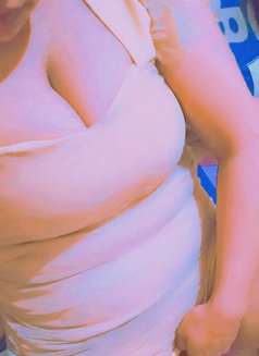 Laren - puta in Cairo Photo 4 of 5