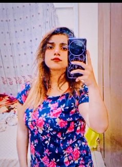 LAREN - puta in Cairo Photo 4 of 5