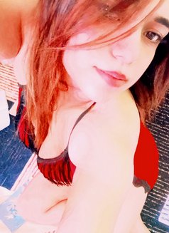 Larenn - escort in Cairo Photo 1 of 6