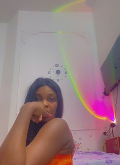 Larin - escort in Abu Dhabi Photo 6 of 6