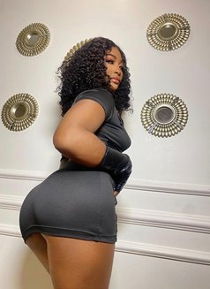 Larisa - escort in Bali Photo 7 of 13