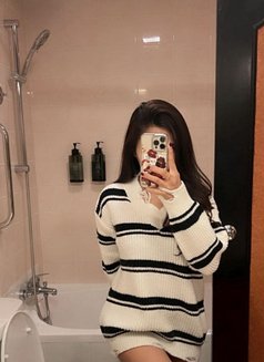 Larisa - escort in Singapore Photo 6 of 6