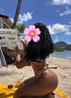Larissa - escort in Abidjan Photo 1 of 4