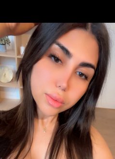 Larissa - Transsexual escort in Beirut Photo 5 of 5