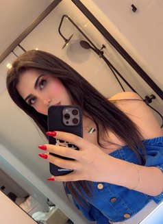 Larissa - Transsexual escort in Beirut Photo 5 of 13