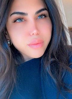 Larissa - Transsexual escort in Beirut Photo 6 of 13