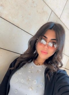 Larissa - Transsexual escort in Beirut Photo 8 of 13