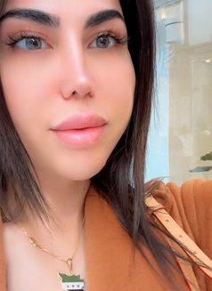 Larissa - Transsexual escort in Beirut Photo 9 of 13
