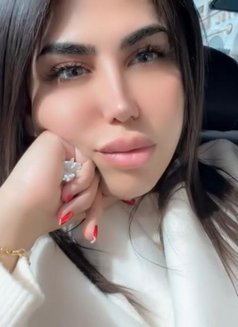 Larissa - Transsexual escort in Beirut Photo 10 of 13