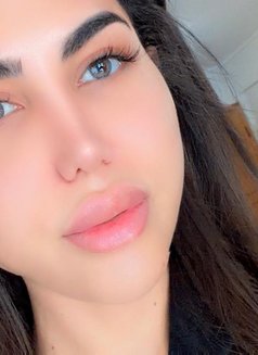 Larissa - Transsexual escort in Beirut Photo 11 of 13