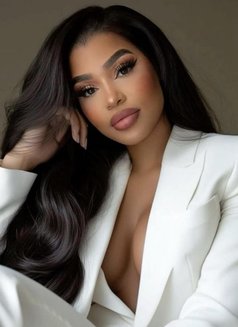 Larissa Melo - escort in London Photo 5 of 8