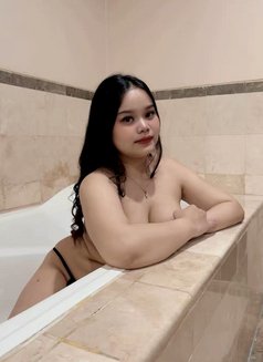 Larras - puta in Jakarta Photo 1 of 5