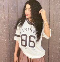 Larri - escort in Mauritius