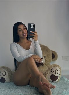 Larrissa - escort in Muscat Photo 1 of 5