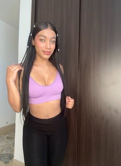 Larrissa - escort in Muscat Photo 3 of 5