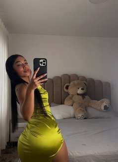 Larrissa - escort in Muscat Photo 4 of 5