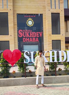 Latash Choudhary - Acompañantes masculino in New Delhi Photo 2 of 4