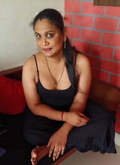 Lathika - Acompañantes transexual in Bangalore Photo 3 of 3