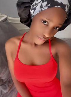 Latifa - escort in Doha Photo 6 of 7