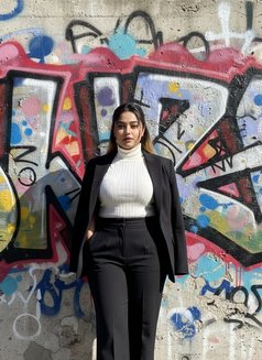 Latika College Student Available in Delh - puta in New Delhi Photo 1 of 5