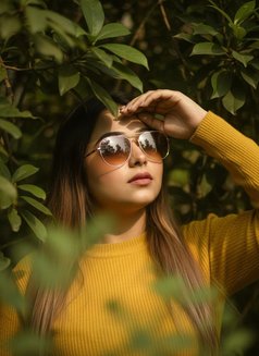 Latika College Student Available in Delh - puta in New Delhi Photo 2 of 5