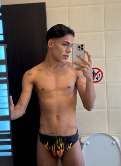 Latin Boy New Here - Acompañantes masculino in Dubai Photo 13 of 17