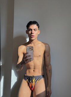 Latin Boy New Here - Acompañantes masculino in Dubai Photo 11 of 17