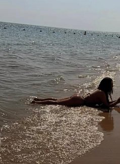 LATINA CALIENTE - puta in Doha Photo 6 of 14