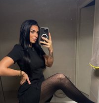 Latina - Male escort in Paris