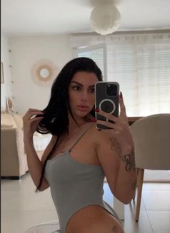 Latina - Male escort in Paris Photo 4 of 5