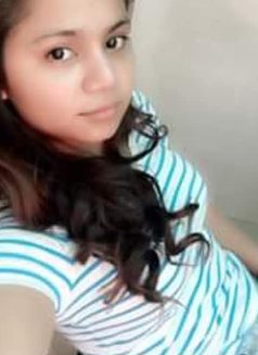INDIAN SINGLE MOM FIRST TIME IN BORACAY - puta in Boracay Photo 2 of 7