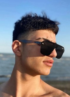 Latino Vers Xl - Male escort in Riyadh Photo 2 of 6