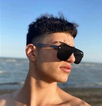 Latino Vers Xl - Male escort in Riyadh