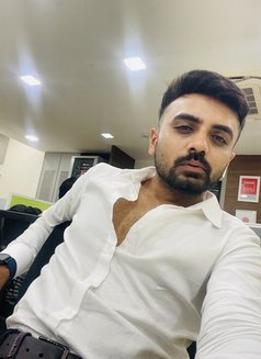 Latino XL Men - Male escort in Mumbai Photo 8 of 9