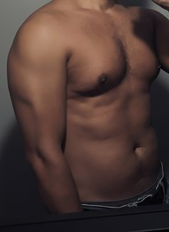 Latinpapi - Acompañantes masculino in Hong Kong Photo 2 of 2