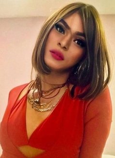 Laudya Sharoon pretty&sexy CROSSDRESER - Dominadora transexual in Singapore Photo 5 of 10