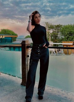 Launi - puta in Dubai Photo 3 of 6