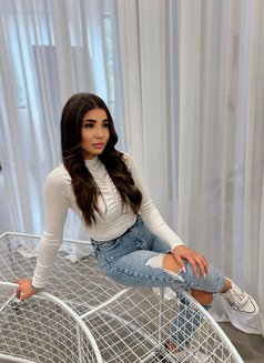 Launi - puta in Dubai Photo 4 of 6