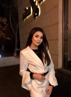 Launi - puta in Dubai Photo 5 of 6