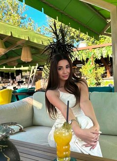 Launi - puta in Dubai Photo 6 of 6