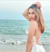 Laura - puta in Montenegro Photo 2 of 3