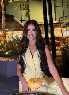 Laura Babe Face Hottie Party Girl - puta in Hong Kong Photo 5 of 20