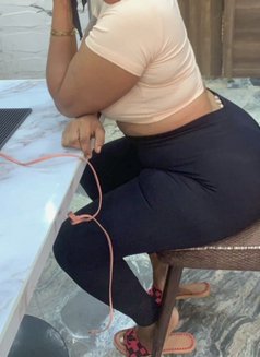 Laura - escort in Dammam Photo 2 of 2