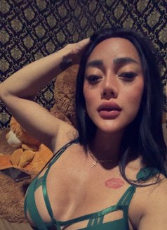 Laura BIG DICK GOOD TOP and GREAT BOTTOM - Transsexual escort in Bali Photo 19 of 21