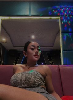Laura BIG DICK GOOD TOP and GREAT BOTTOM - Acompañantes transexual in Bali Photo 20 of 21