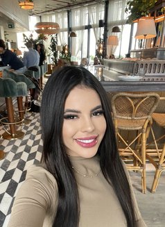 Laura - escort in Hanoi Photo 4 of 8