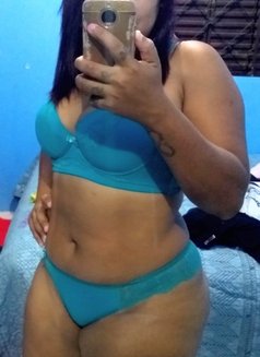 Laura - escort in Lisbon Photo 1 of 5