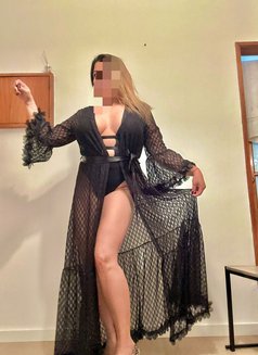 Laura - puta in Portimão Photo 6 of 6